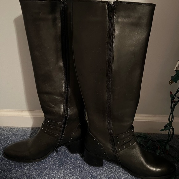 Coach and Four Hannah Boot, Black, Size 8 Made in Italy. Like new in box - Picture 7 of 11